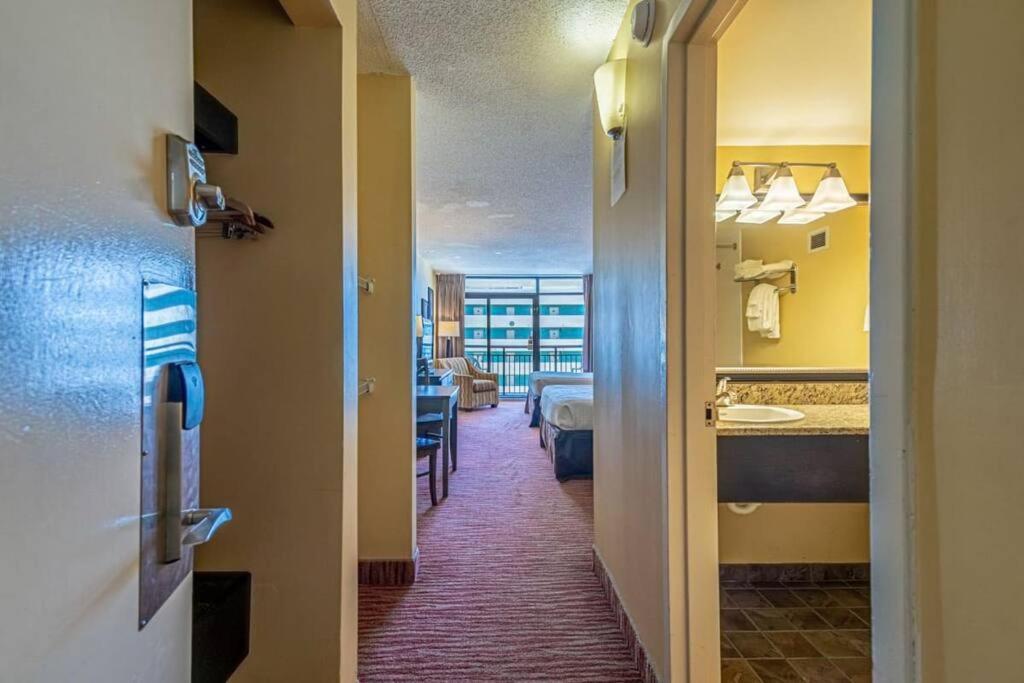 Remodeled Condo, Waterpark View At Landmark Resort Myrtle Beach Bagian luar foto