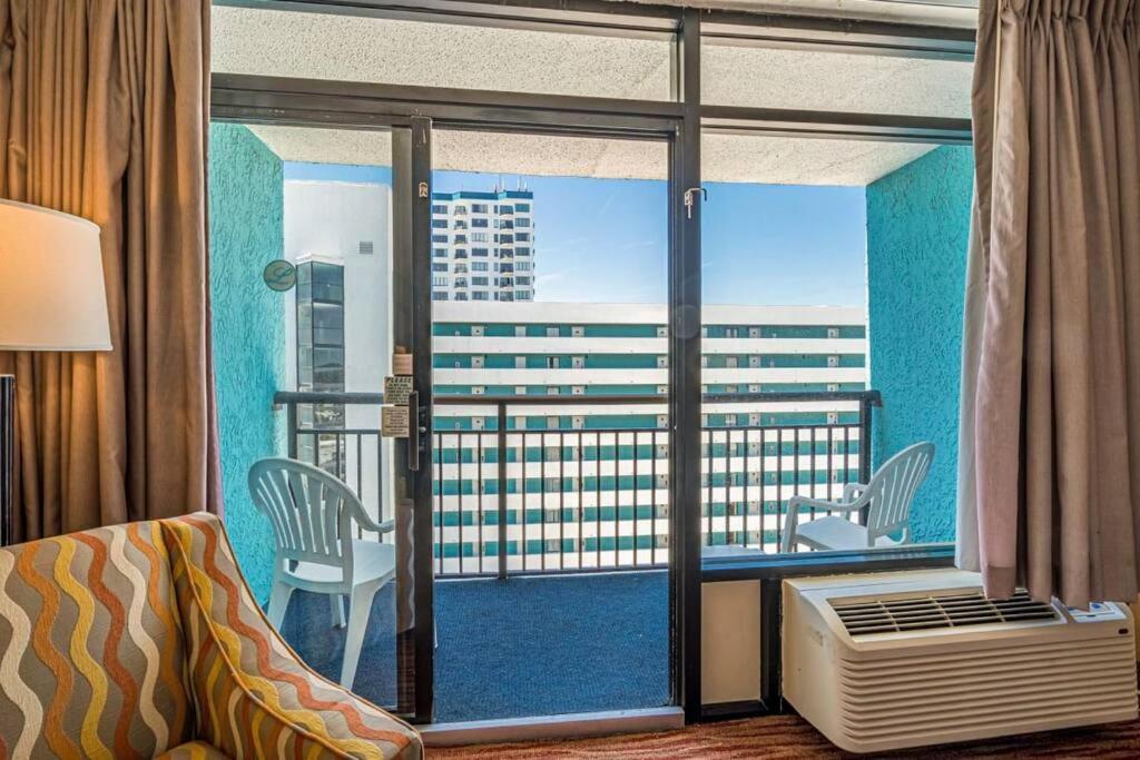 Remodeled Condo, Waterpark View At Landmark Resort Myrtle Beach Bagian luar foto